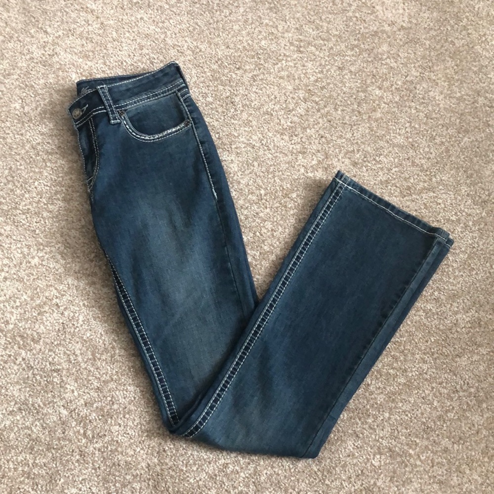 Cavenders “Wired Heart” Jeans Size 27